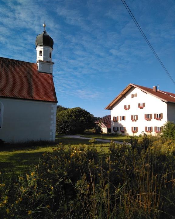 Hof-Biergarten Grenzebach